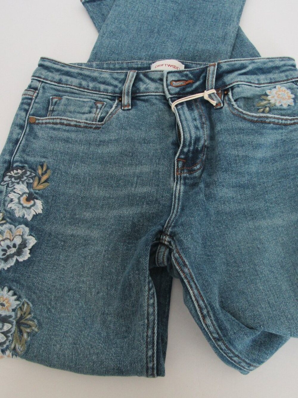 Driftwood Kelly Floral Embroidered Jeans Medium Wash Distressed , size 27